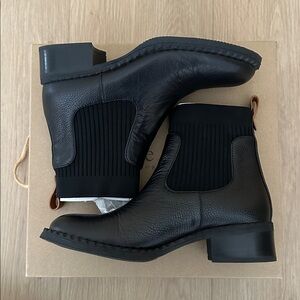 Gentle Souls by Kenneth Cole Best Leather Chelsea Sock Boots - Black Sz 7 - EUC